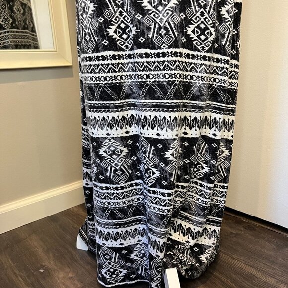 B Jewel Black and cream Aztec maxi skirt, Size Medium - Picture 3 of 9